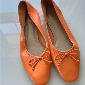 SCHUTZ Orange Ballet Flats Leather, never worn 9.5